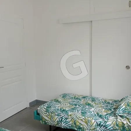 Hébergement de vacances Maison Proche Pour 8 Personnes Avec Terrasse, Proche Commerces Et Activités, - Fr-1-357-297
