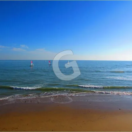 Maison Proche Pour 8 Personnes Avec Terrasse, Proche Commerces Et Activites, - Fr-1-357-297 * La Tranche-sur-Mer