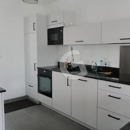 Maison Proche Pour 8 Personnes Avec Terrasse, Proche Commerces Et Activites, - Fr-1-357-297