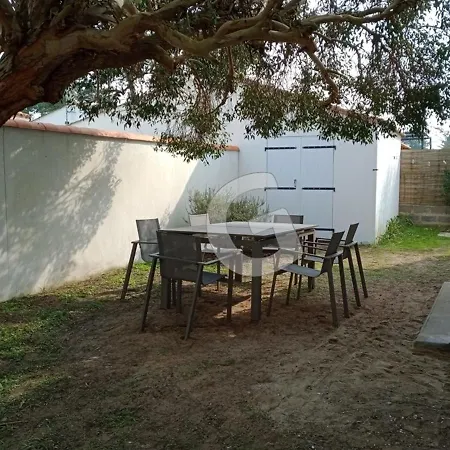 Maison Proche Pour 8 Personnes Avec Terrasse, Proche Commerces Et Activités, - Fr-1-357-297 Hébergement de vacances *