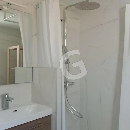 Maison Proche Pour 8 Personnes Avec Terrasse, Proche Commerces Et Activites, - Fr-1-357-297 * La Tranche-sur-Mer